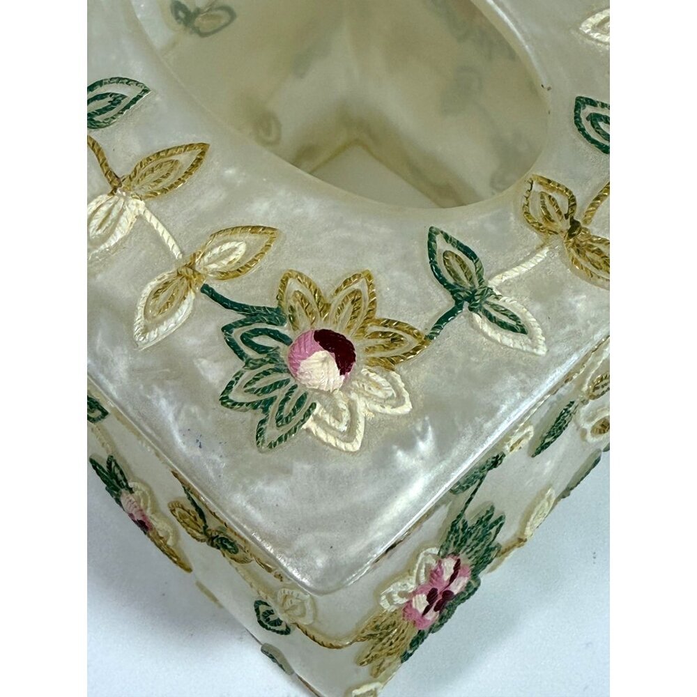 Popular Bath Embroidered Floral Acrylic Tissue Box Cover Cottagecore Grannycore - Picture 12 of 13
